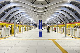 Платформа линии Гиндза. Сибуя - это единственная станция данной линии находящаяся над землёй.