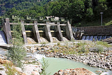 Lo sbarramento di Guillemore, parte della centrale CVA di Issime, che separa simbolicamente l'alta valle dalla bassa valle del Lys