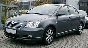 Toyota Avensis edessä 20071029.jpg