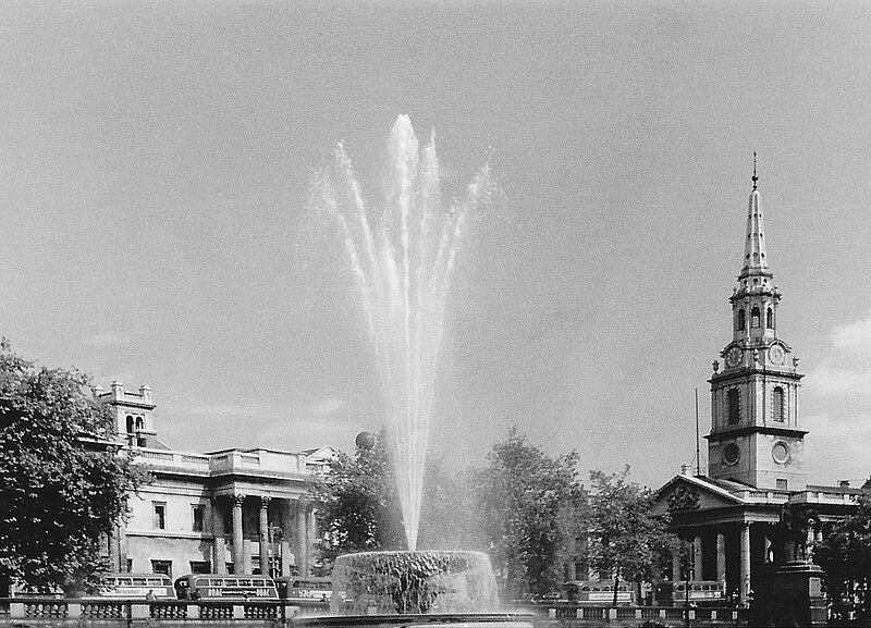 File:Trafalgar Square 1953.jpg