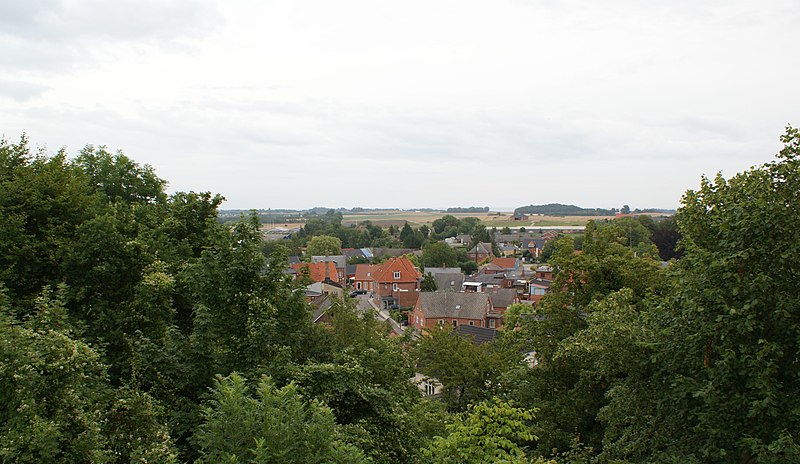 File:Tranebjerg set fra Møllebakken - panoramio.jpg