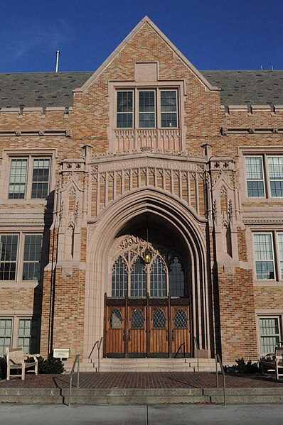 File:U of Washington Guggenheim Hall 02.jpg