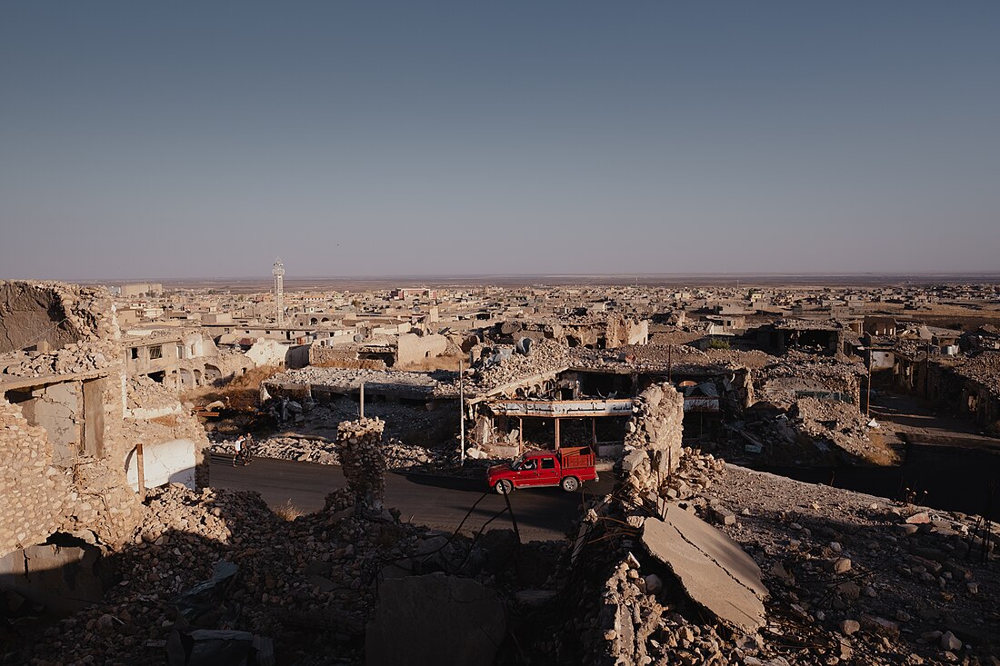 File:Views around the city center of Shingal (Sinjar) in summer of 2019, following the war with the Islamic State 16.jpg