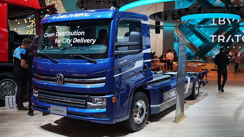 File:Volkswagen e-Delivery - Front and left side IAA 2018.jpg