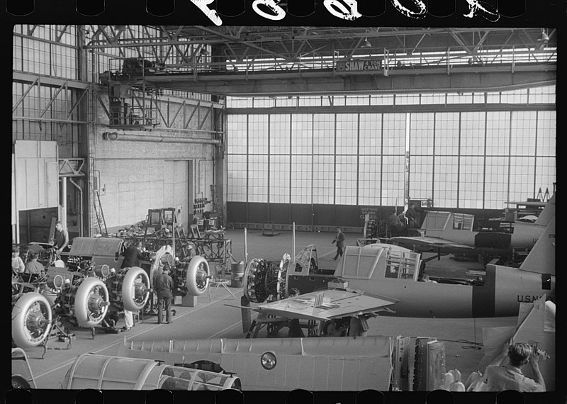 File:Vought OS2U production 1940.jpg