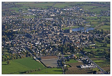 Dosya:Vue_aerienne-02-Saint-Hilaire--du-Harcouet.jpg