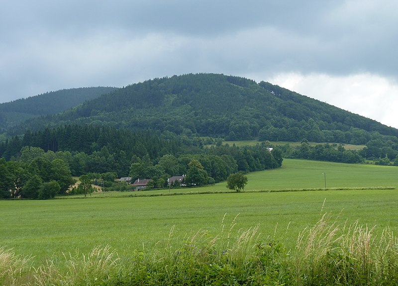 File:Vyšní Lhoty, okres Frýdek-Místek, Malá Prašivá.JPG