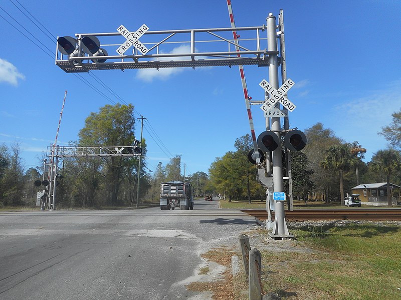 File:WB W Martin Street @ RR Xing in Folkston, GA.jpg