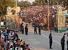 Wagah hraniční ceremoniál2.jpg