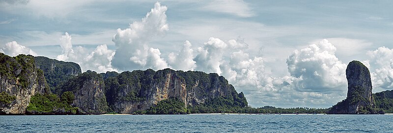 File:West Railay beach.jpg