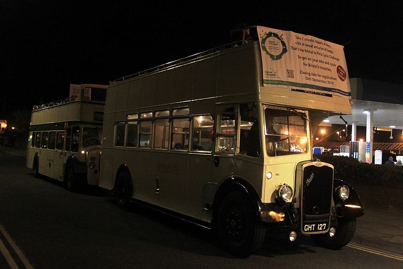 File:Weston-super-Mare carnival 2016 Brighton and Hove 927 (GHT127) and Western National 1936 (VDV753).JPG