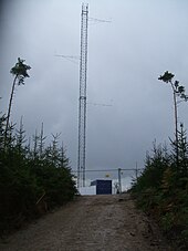 Windmessmast auf dem Rödeser Berg während des Aufbaus