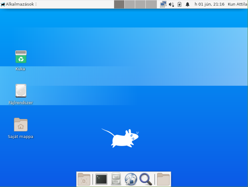 File:XFCE 4.14 GUI on freshly installed Arch Linux.png