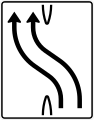 Zeichen 501-11 Überleitungstafel; Darstellung ohne Gegenverkehr: zweistreifig nach links