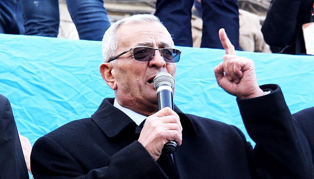 Isgandar Hamidov founded and led the Azerbaijani Grey Wolves in 1993–95.