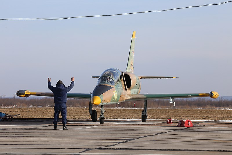 File:Л-39С - Проведение полетов на учебной авиабазе Краснодарского ВВАУЛ 04.jpg