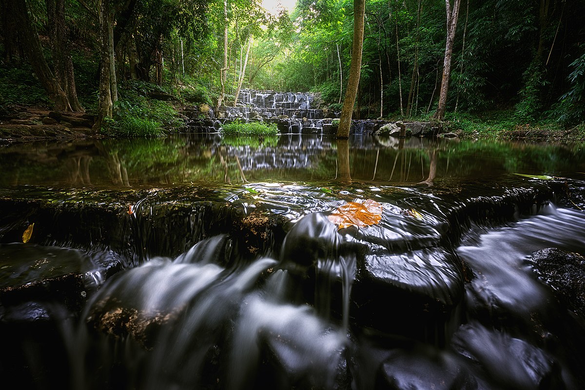 Sam lans. Namtok Huai yang National Park. Парк Namtok xha ta them.