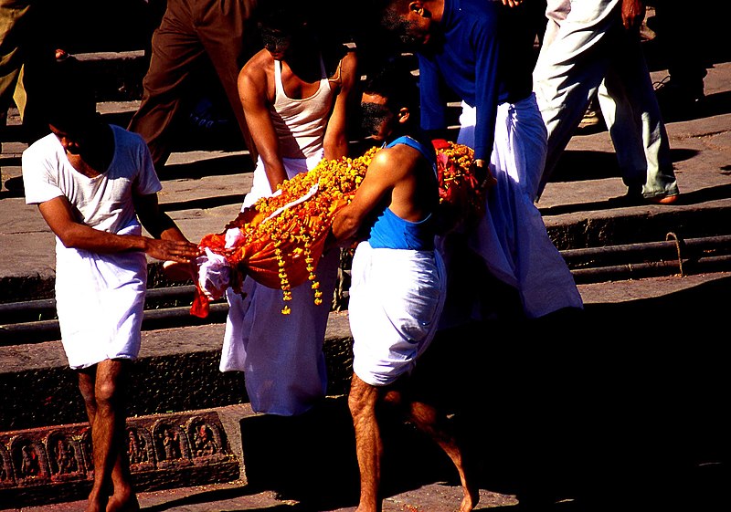 File:パシュパテイナート（Pashupatinath）パグマティ川火葬場Img765a.JPG