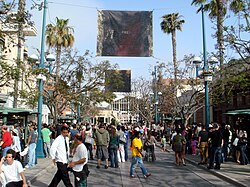 Pedestrians walking on the Third Street Promenade in Santa Monica 052607-008-3StP-facing-SMP.jpg