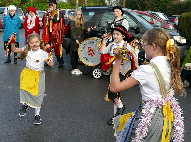 File:18.12.16 Ringheye Morris Dance at the Bird in Hand Mobberley 114 (30922074853).jpg