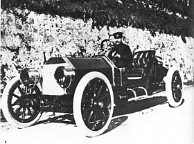 1908 Lancia Dialfa driver.jpg