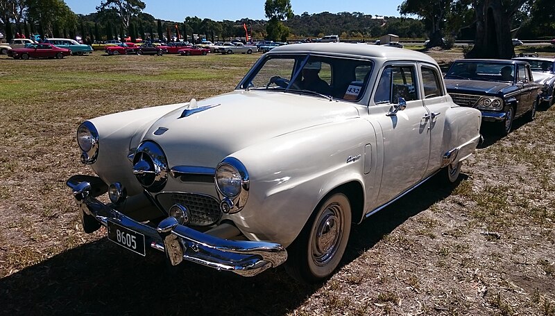 File:1950 Studebaker Champion 4-Door Sedan.jpg