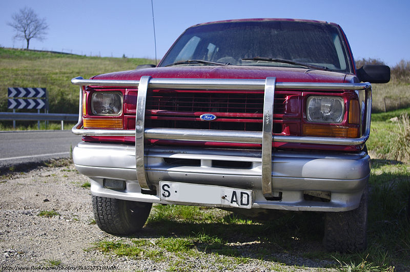 File:1995 Ford Explorer (5442141413).jpg