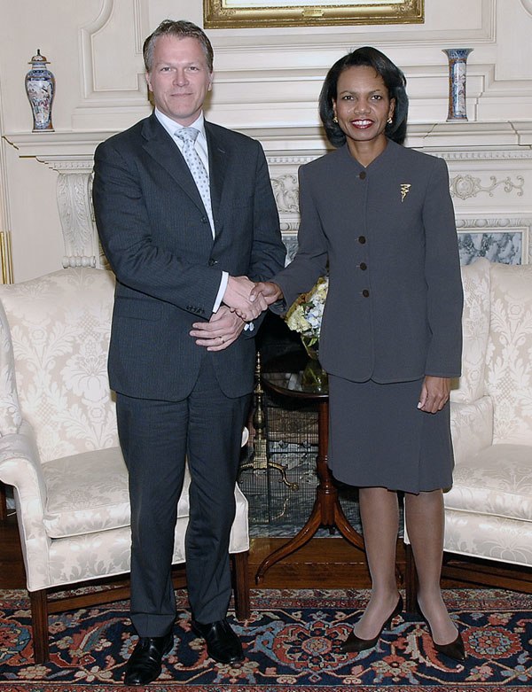 Deputy Prime Minister Wouter Bos and United States Secretary of State Condoleezza Rice during a meeting at the United States Department of State in Wa