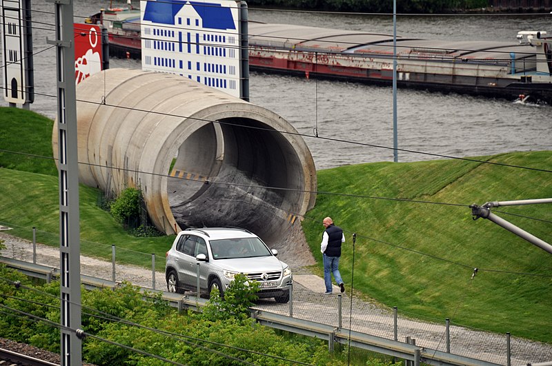 File:2011-06-19-wolfsburg-by-RalfR-018.jpg