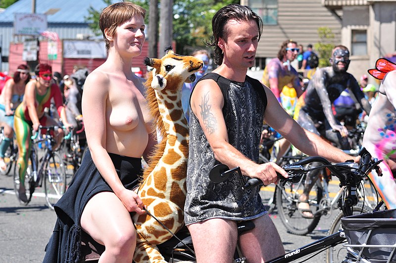 File:2015 Fremont Solstice cyclists 346.jpg