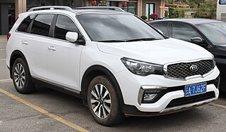 <span class="mw-page-title-main">Kia KX7</span> Motor vehicle