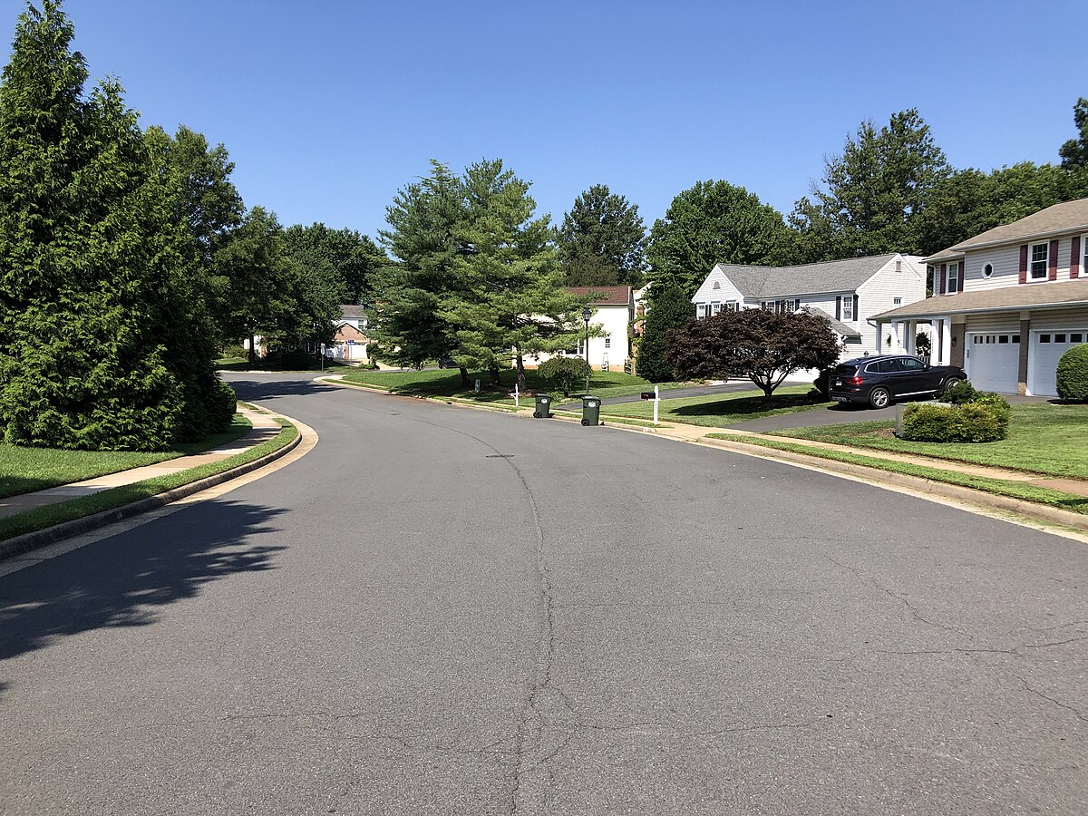 2022-07-22 10 36 02 View west along Virginia Willow Drive at Great Laurel Lane in the Franklin Glen section of Chantilly, Fairfax County, Virginia.jpg