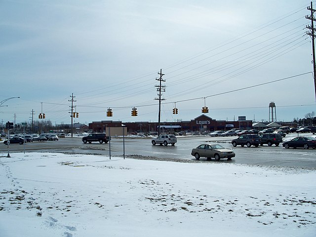 Intersection of 28th Street and East Beltline Avenue in Kentwood looking southwest