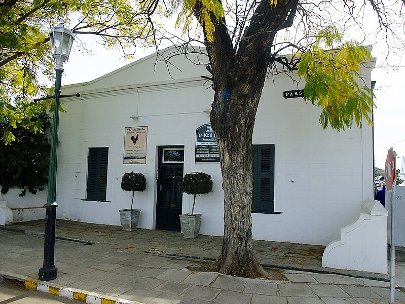 File:2 Parsonage Street Graaff Reinet-002.jpg