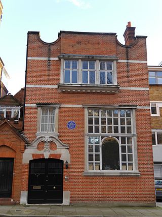 <span class="mw-page-title-main">2b Melbury Road</span> Grade II listed house in Holland Park, London