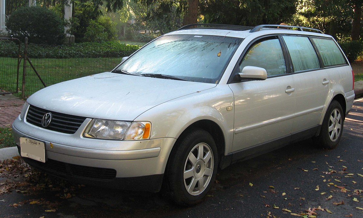 File:98-01 Volkswagen Passat Wagon.jpg - Wikimedia Commons