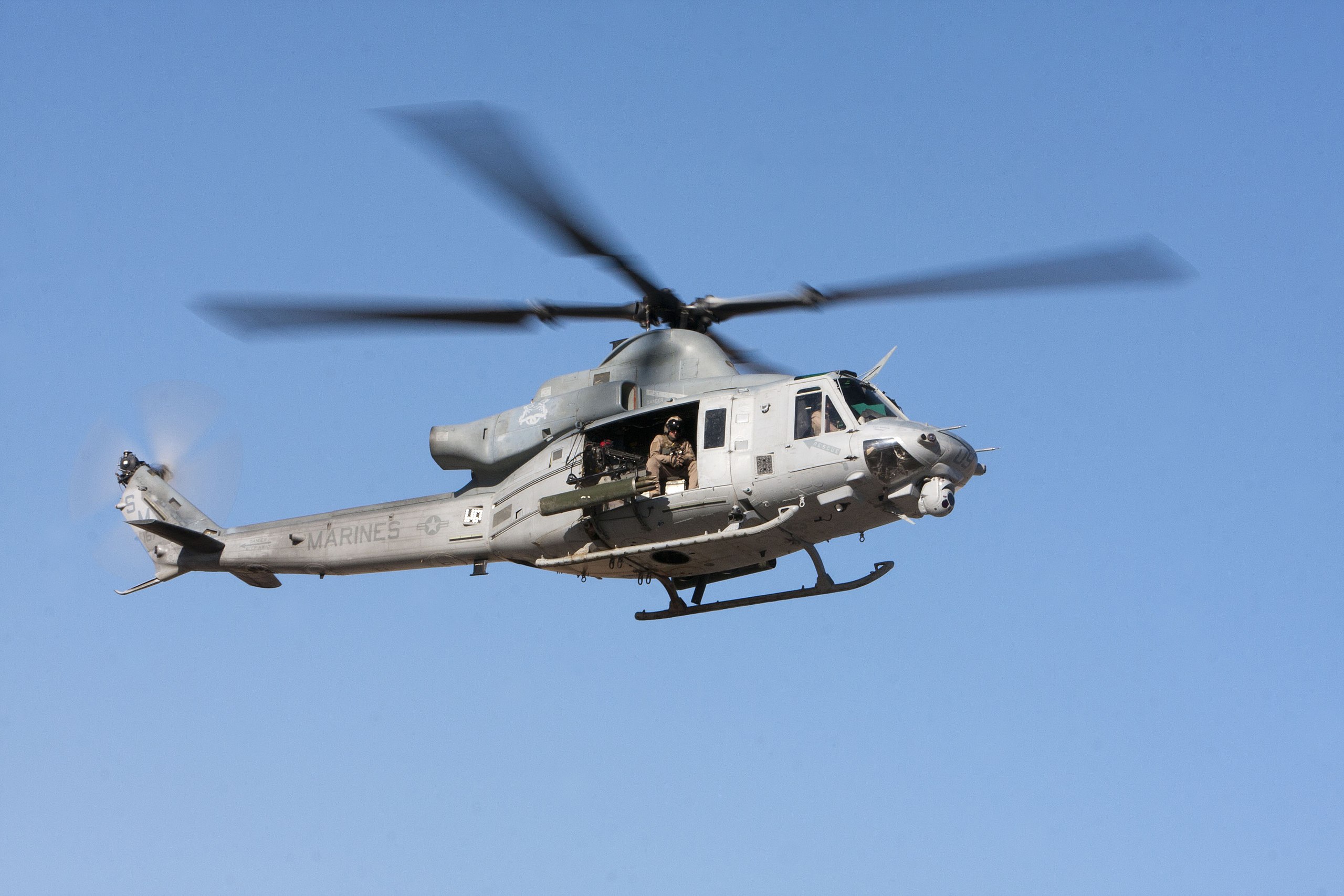 ファイル:A U.S. Marine Corps UH-1Y Venom helicopter of Marine 