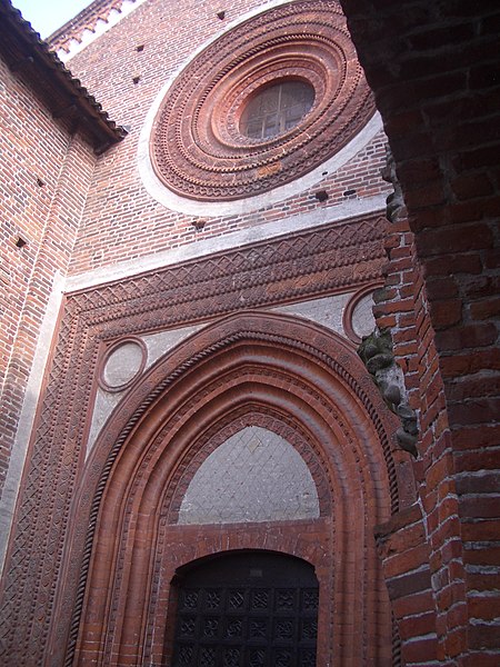 File:Abbazia San Nazzaro (NO) Portale Chiesa.JPG