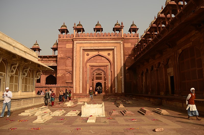 File:Agra, RTW 2012 (8409446387).jpg