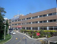 NewYork-Presbyterian/Allen Hospital on Broadway in Manhattan Allen Hospital NY-P 220 St from IRT jeh.jpg