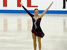 Анн-Софи Кальвез 2003 NHK Trophy.jpg