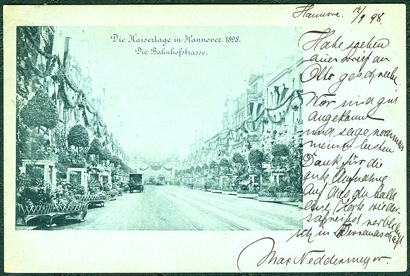 File:Anonymer Fotograf PC Die Kaisertage in Hannover 1898. Die Bahnhofstraße Bildseite Max Neddermeyer.jpg