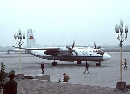 Fail:Antonov_An-24B,_CAAC_AN1018220.jpg