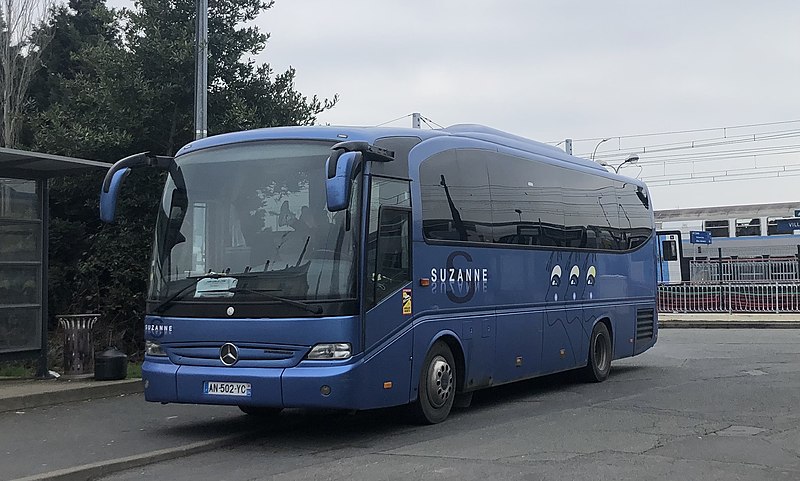 File:Avant Mercedes Tourino à Villeneuve.jpg