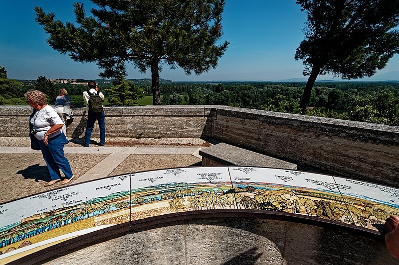 File:Avignon - Jardin des Doms (Rocher des Doms) - Panorama View towards Rhône valley & Fort Saint-André 03.jpg