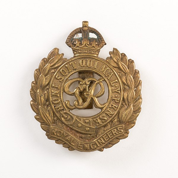 File:Badge, regimental (AM 790954-1).jpg