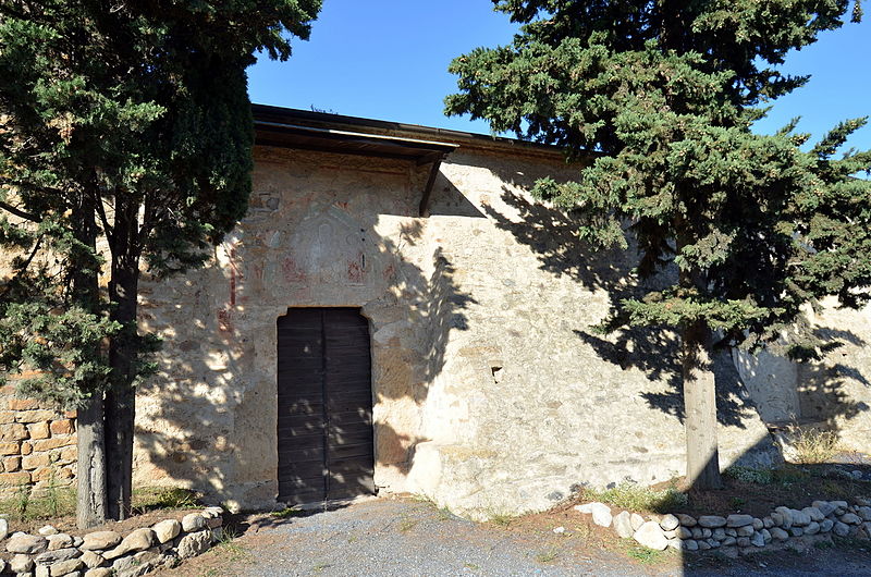 File:Bastia (Albenga)-chiesa s Stefano di Massaro-complesso3.jpg