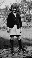 Девојка на ролшуи, 1921