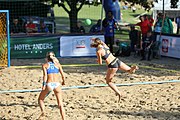 Deutsch: Beachhandball Europameisterschaften 2019 (Beach handball Euro); Tag 4: 5. Juli 2019 – Frauen, Viertelfinale, Niederlande-Griechenland 2:1 (25:12, 18:24, 7:6) English: Beach handball Euro; Day 4: 5 July 2019 – Quarter Final Women – Netherlands-Greece 2:1 (25:12, 18:24, 7:6)
