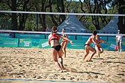 Deutsch: Beachvolleyball bei den Olympischen Jugendspielen 2018; Tag 8, 14. Oktober 2018; Mädchen, Achtelfinale – Bolivien-Puerto Rico 0:2 (18–21/18–21 ) English: Beach volleyball at the 2018 Summer Youth Olympics at 14 October 2018 – Girls Round of 16 – Bolivia-Puerto Rico 0:2 (18–21/18–21 )